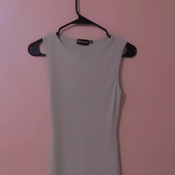 Medium - Picture 2 of 6